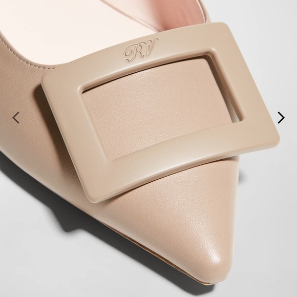 Roger Vivier
Gommettine Leather Buckle Ballerina Flats - Picture 3 of 7